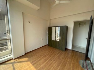 Room in 4 BHK Apartment at Kohinoor City Phase II, Kurla – for Rent