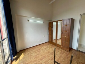 Room in 4 BHK Apartment at Kohinoor City Phase II, Kurla – for Rent