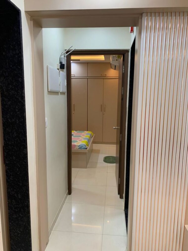Bathroom, lodha-amara-tower-44 1 Bedroom 472 Sq.Ft. Apartment In Kolshet Road Thane 10141993
