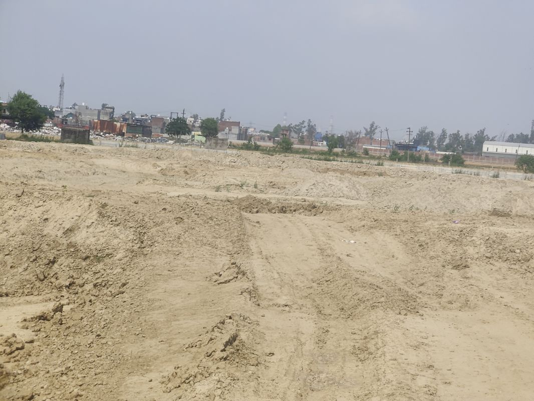 Plot For Sale in Saini