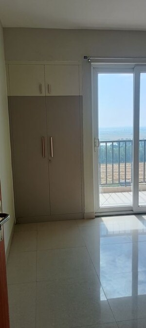 Room in 2 BHK Apartment at Tata Eureka Park, Sector 150 – for Sale