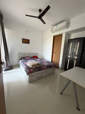 Bedroom in 2 BHK Apartment at Majestique Signature Towers Phase 1, Balewadi – for Rent