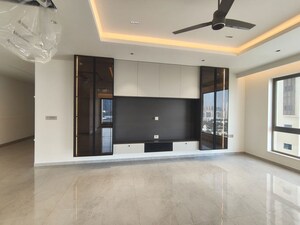 Room in 4 BHK Apartment at Sri Fortune Sonthalia Sky Villas, Kokapet – for Rent