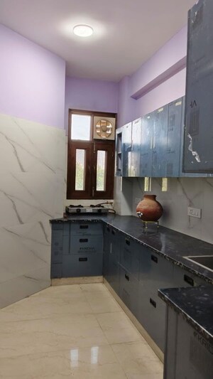 Kitchen in 3 BHK Builder Floor at Tulip Mall, Sector 46 – for Rent
