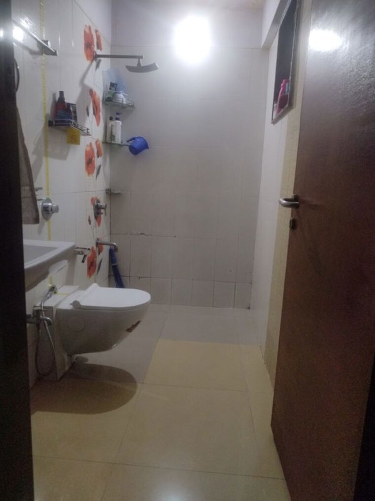Bathroom, dosti-florentine 3 Bedroom 1170 Sq.Ft. Apartment In Wadala Mumbai 10292010