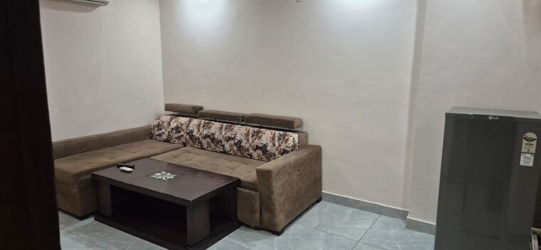 Bedroom, mohit-house 1 Bedroom 600 Sq.Ft. Builder Floor In Sushant Lok I Gurgaon 10292023