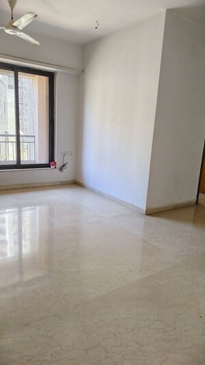 Room in 2 BHK Apartment at Satellite Royale, Goregaon East – for Rent