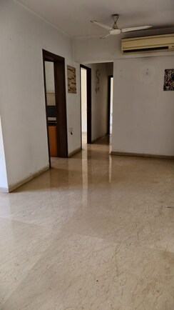 2 BHK Apartment For Rent in Satellite Royale