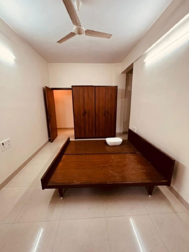 Bedroom, bandra west 2 Bedroom 700 Sq.Ft. Apartment In Bandra West Mumbai 10292011