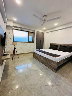 Living Room in 1 BHK Builder Floor at Sushant Vyapaar Kendra, Sector 43 – for Rent