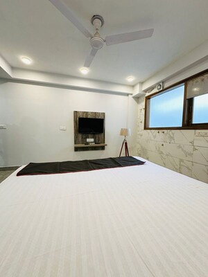 Kitchen in 1 BHK Builder Floor at Sushant Vyapaar Kendra, Sector 43 – for Rent