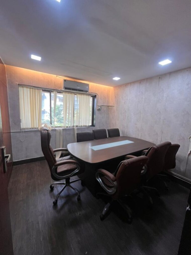 Gym, sonawala-building-fort Commercial Office Space 650 Sq.Ft. In Fort Mumbai 10292098