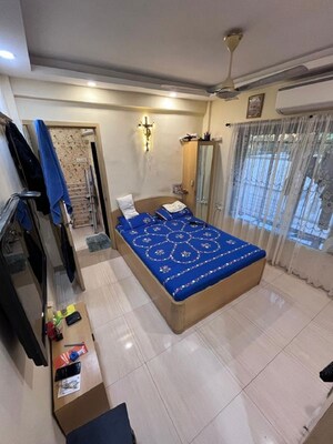Bedroom in 2 BHK Apartment at Bandra West – for Rent