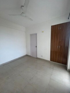 2 BHK Apartment For Sale in Suncity Avenue 76