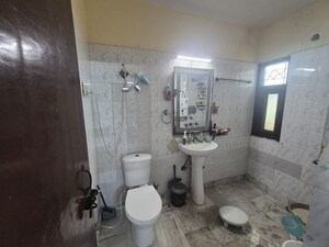 Bathroom in 1 BHK Independent House at Sector 41 – for Rent