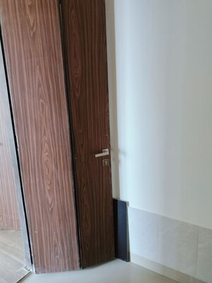 Room in 3 BHK Apartment at Omkar Alta Monte, Malad East – for Rent