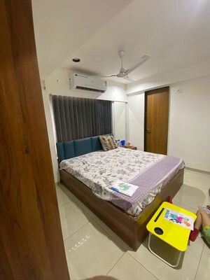 Bedroom in 3 BHK Apartment at Naranpura – for Rent