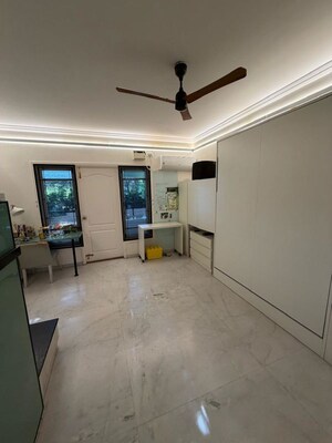 Room in 3 BHK Apartment at Chartered Ratna, Richmond Road – for Rent