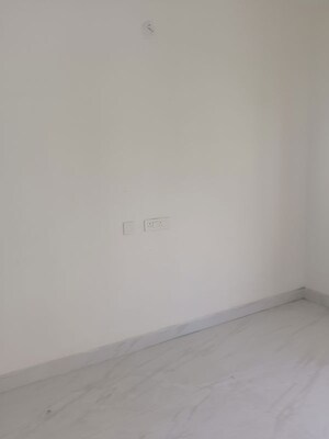 Room in 3 BHK Apartment at Manikonda – for Rent