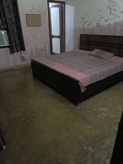 1 RkApartment For Rent in Varun Enclave