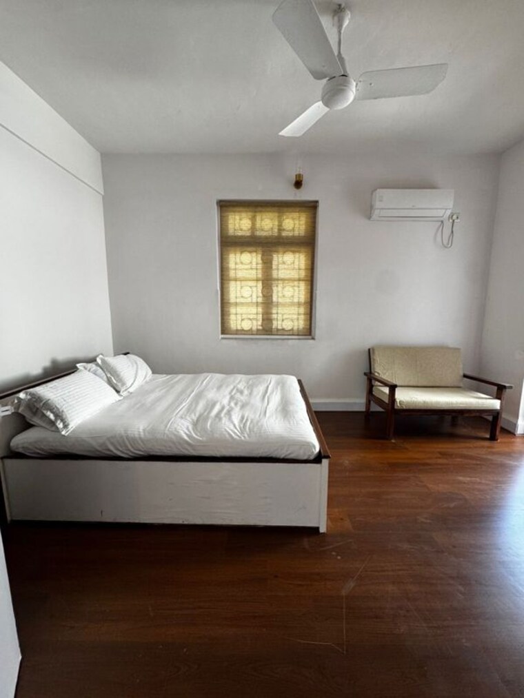 Bedroom, bandra west 1 Bedroom 500 Sq.Ft. Apartment In Bandra West Mumbai 10292173