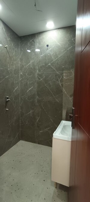 Bathroom in 3 BHK Builder Floor at Fidato Honour Homes, Sector 89 – for Sale