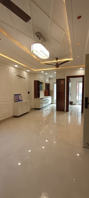 Building Lobby in 3 BHK Builder Floor at Fidato Honour Homes, Sector 89 – for Sale