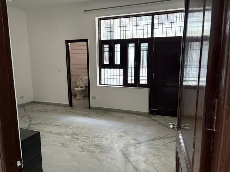 Room, sector 46 3 Bedroom 160 Sq.Yd. Builder Floor In Sector 46 Gurgaon 10292192