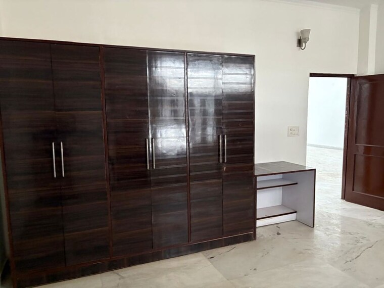 Room, sector 46 3 Bedroom 160 Sq.Yd. Builder Floor In Sector 46 Gurgaon 10292192