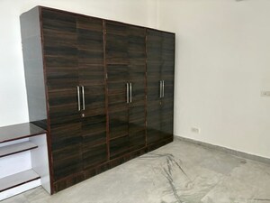 Room in 3 BHK Builder Floor at Sector 46 – for Rent