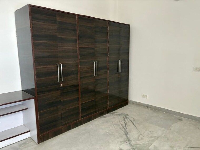 Room, sector 46 3 Bedroom 160 Sq.Yd. Builder Floor In Sector 46 Gurgaon 10292192