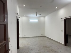 Room in 3 BHK Builder Floor at Sector 46 – for Rent