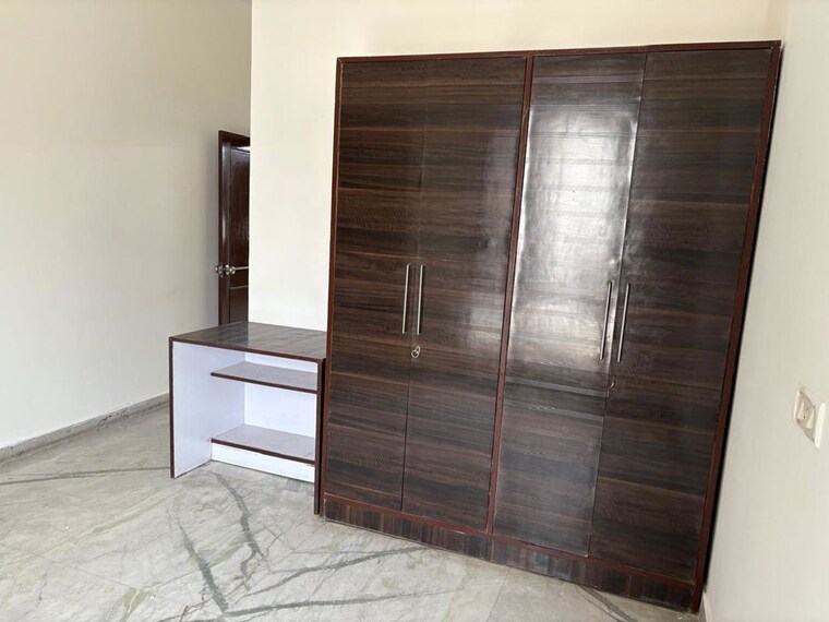 Bathroom, sector 46 3 Bedroom 160 Sq.Yd. Builder Floor In Sector 46 Gurgaon 10292192