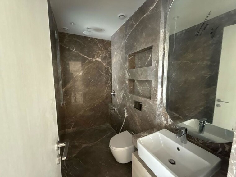 Bathroom, indiabulls-sky-forest 3 Bedroom 2973 Sq.Ft. Apartment In Lower Parel Mumbai 10292242