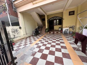 Parking in 2 BHK Builder Floor at Gms Road – for Rent