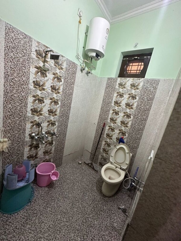 Bathroom, gms road 2 Bedroom 900 Sq.Ft. Builder Floor In Gms Road Dehradun 10292245