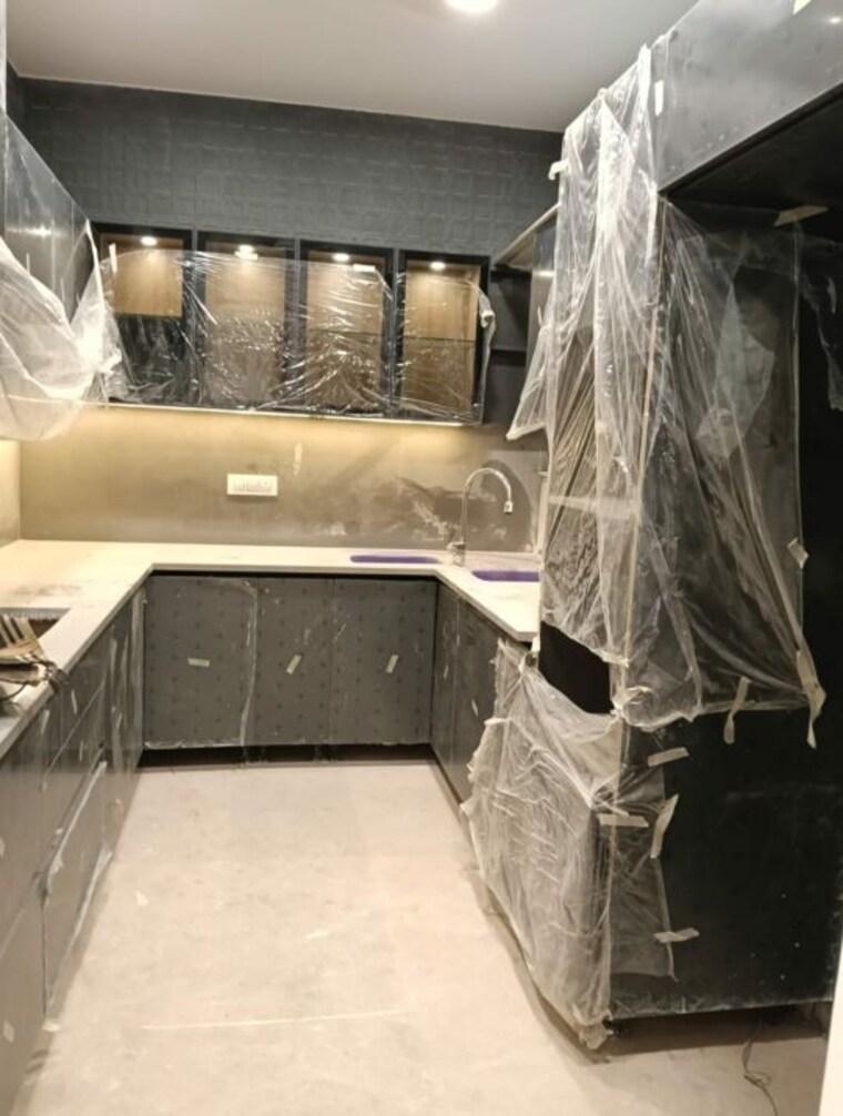 Kitchen, east of kailash 3 Bedroom 125 Sq.Yd. Builder Floor In East Of Kailash Delhi 10292262
