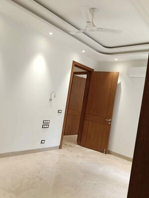 Room in 3 BHK Builder Floor at East Of Kailash – for Sale