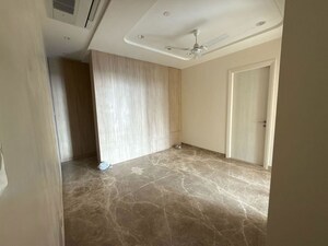 Room in 3 BHK Apartment at Indiabulls Sky Forest, Lower Parel – for Rent