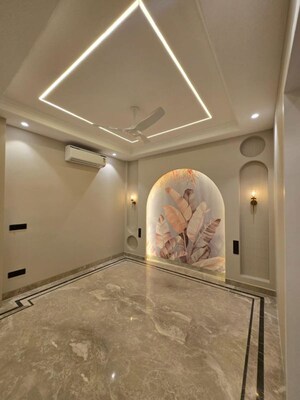 Furnished Amenities in 4 BHK Builder Floor at Uppal Southend, Sector 49 – for Sale