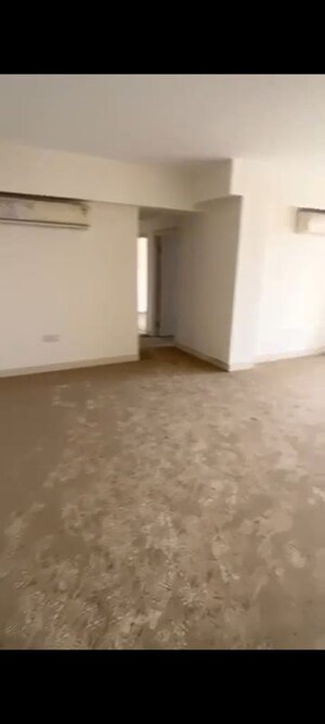 Room in 3 BHK Apartment at DLF Regal Gardens, Sector 90 – for Sale