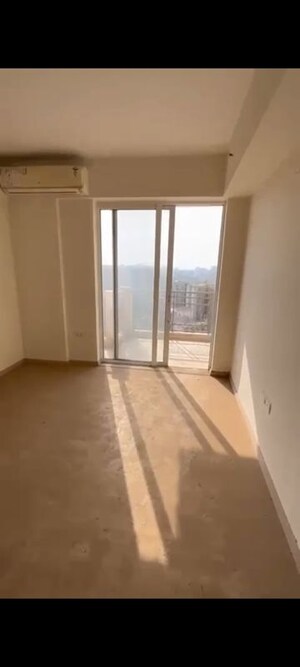 Room in 3 BHK Apartment at DLF Regal Gardens, Sector 90 – for Sale