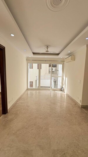 Room in 3 BHK Builder Floor at Uday Park – for Rent
