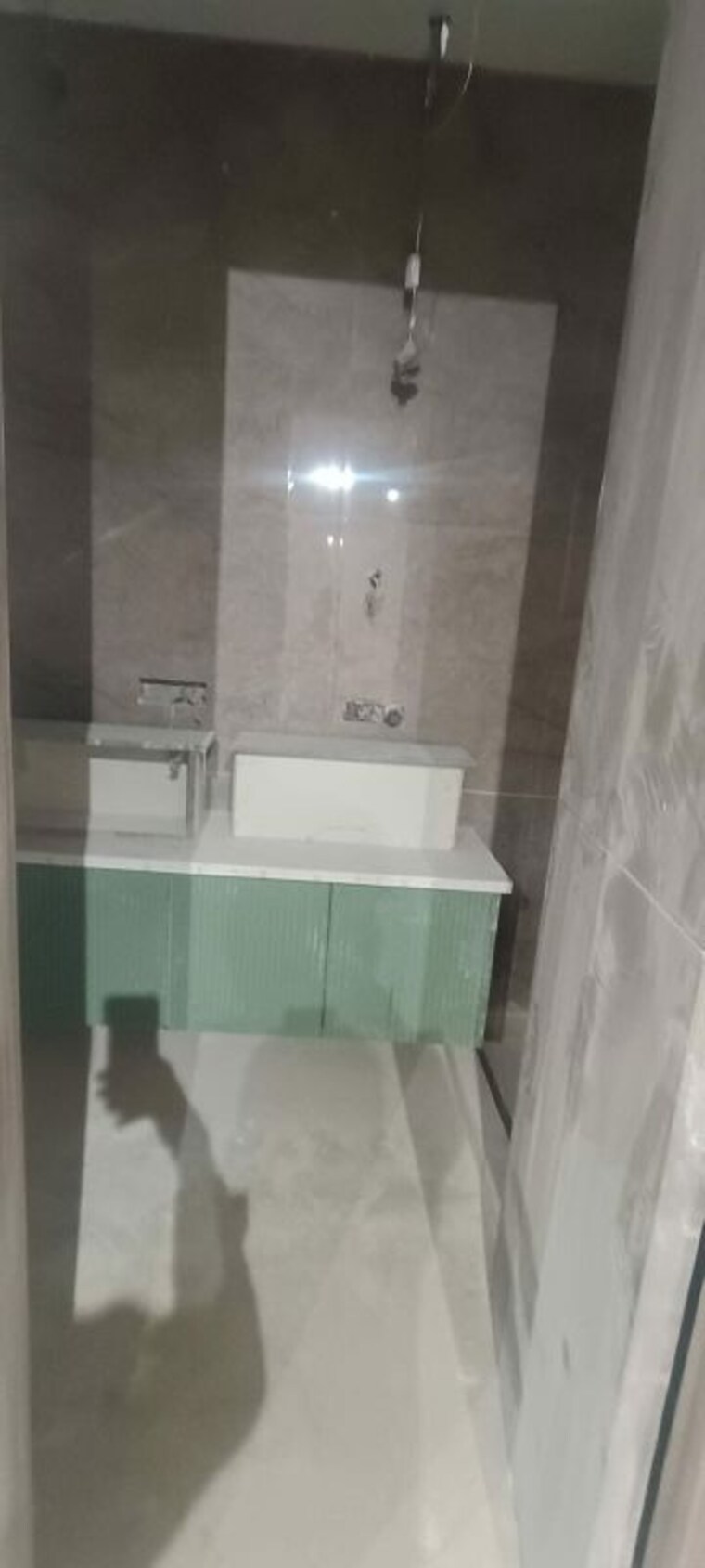 Bathroom, lajpat nagar 4 3 Bedroom 200 Sq.Yd. Builder Floor In Lajpat Nagar 4 Delhi 10292286