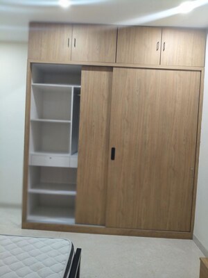 Furnished Amenities in 3 BHK Apartment at Indiabulls Sky Forest, Lower Parel – for Rent