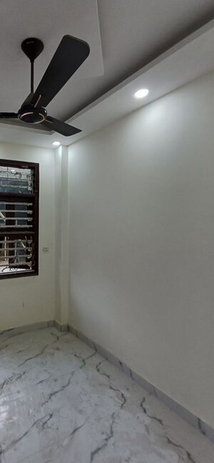 Room in 4 BHK Independent House at Palla – for Sale