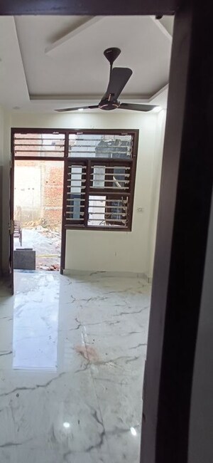 Room in 4 BHK Independent House at Palla – for Sale