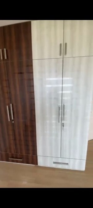 Furnished Amenities in 3.5 BHK Apartment at DLF Regal Gardens, Sector 90 – for Sale