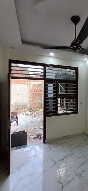 Room in 4 BHK Independent House at Palla – for Sale