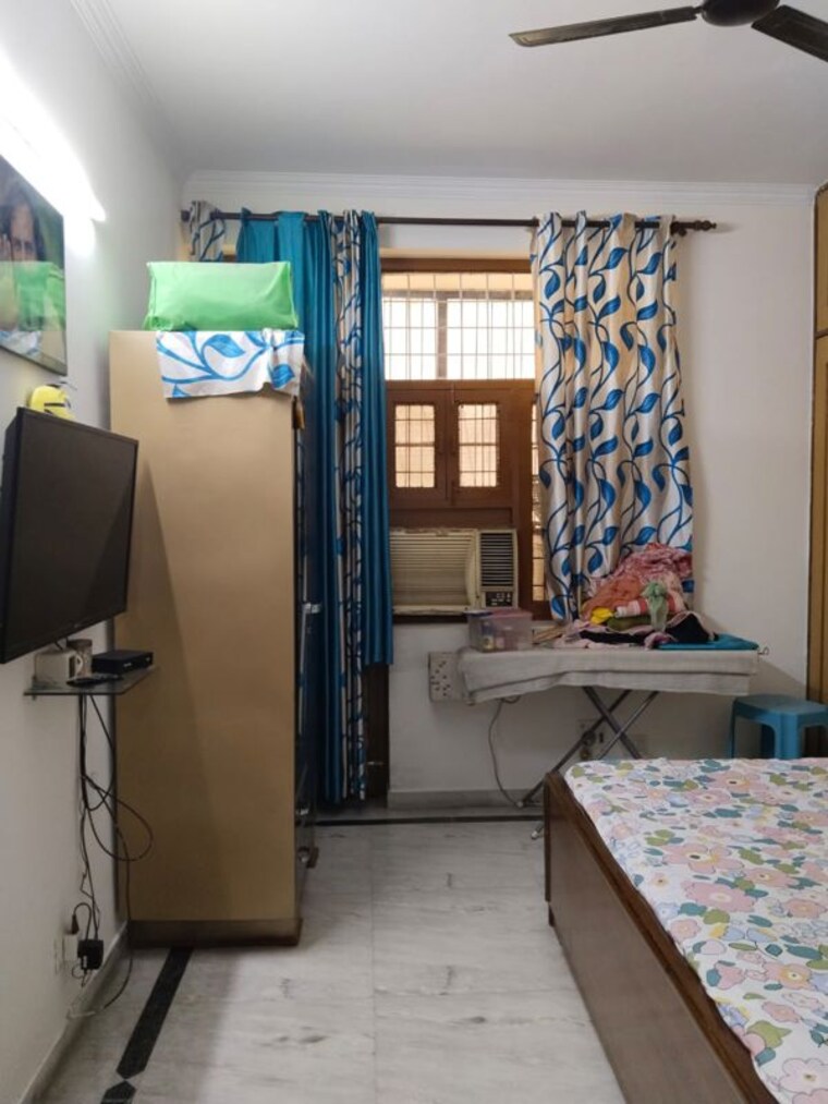 Bedroom, ss-mayfield-gardens 3 Bedroom 240 Sq.Yd. Builder Floor In Sector 51 Gurgaon 10292381